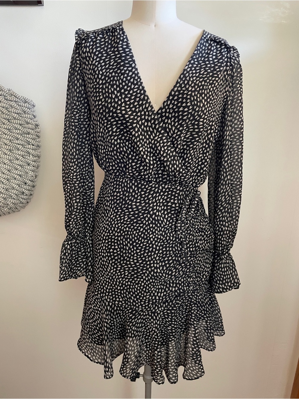 Betsey Johnson black and White Printed Wrap Dress heart print